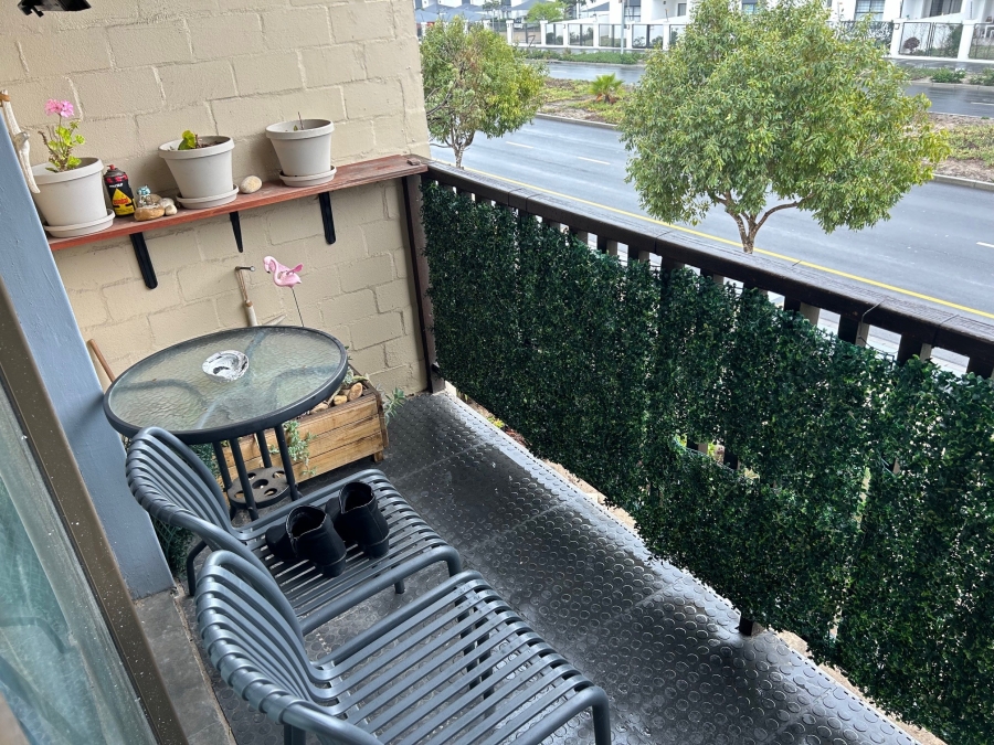 2 Bedroom Property for Sale in Parklands Western Cape